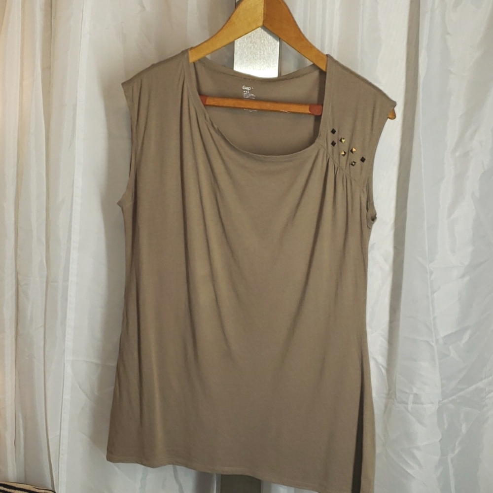 Light brown tank size large with shoulder detail